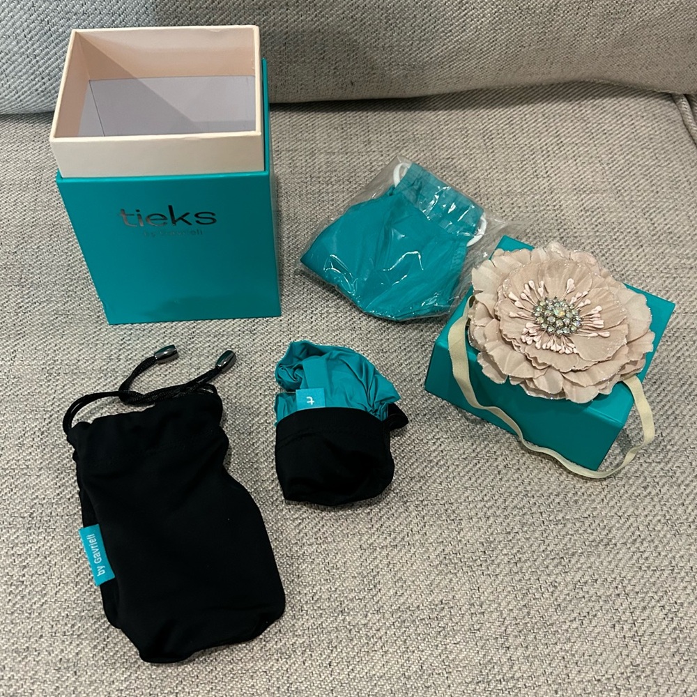 Tieks box and accessories